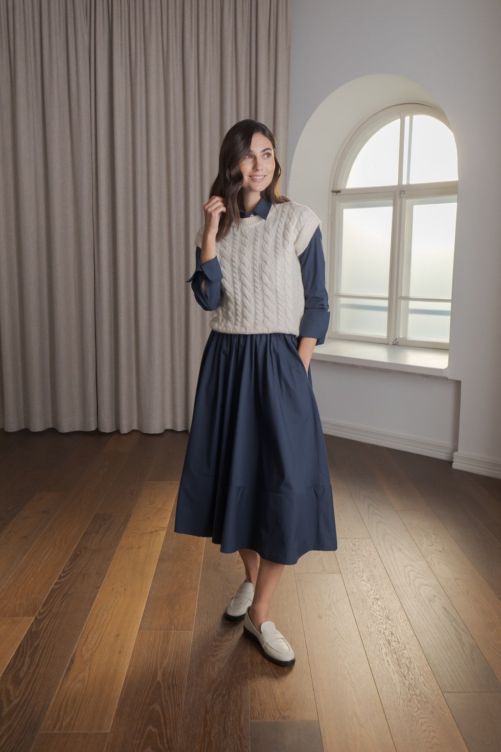 Puuvillasekoitehame leveällä käänteellä, Dark navy