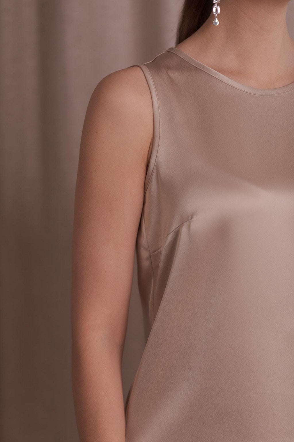 Hihaton satiinitoppi, Latte