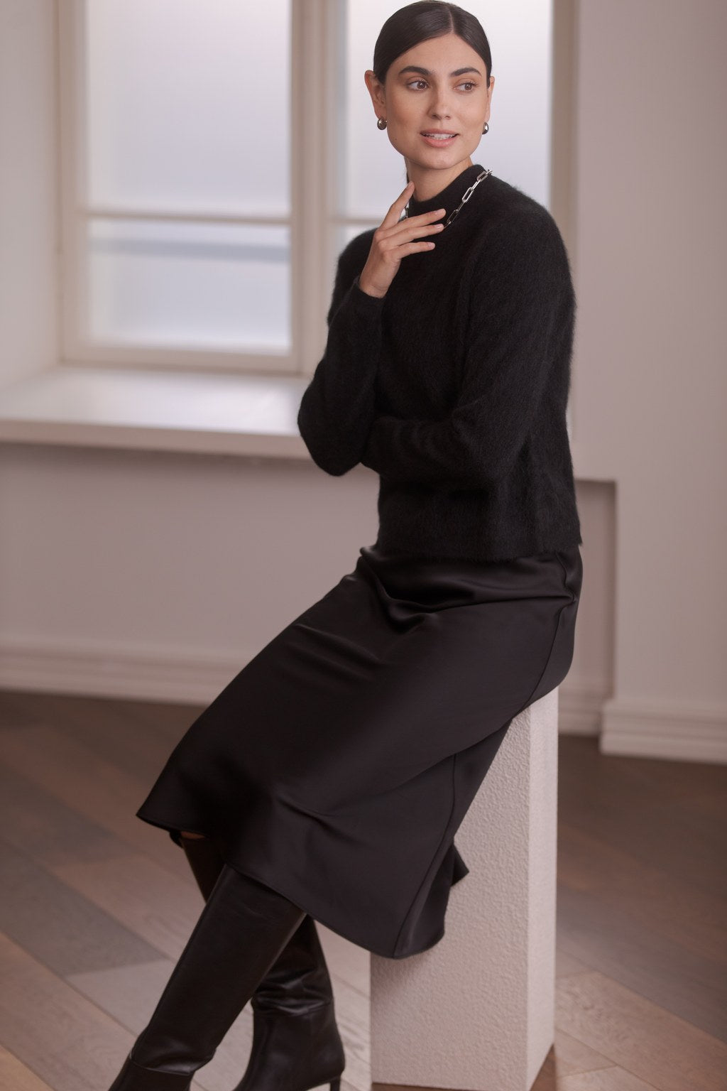 Midi-satiinihame, Black