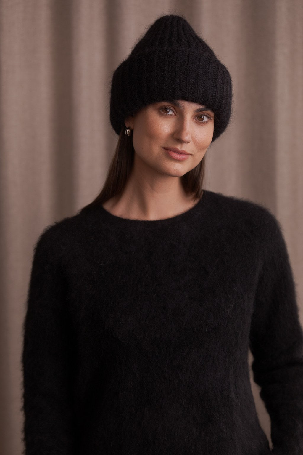 Paksu pipo kid mohair -sekoitteesta, Black