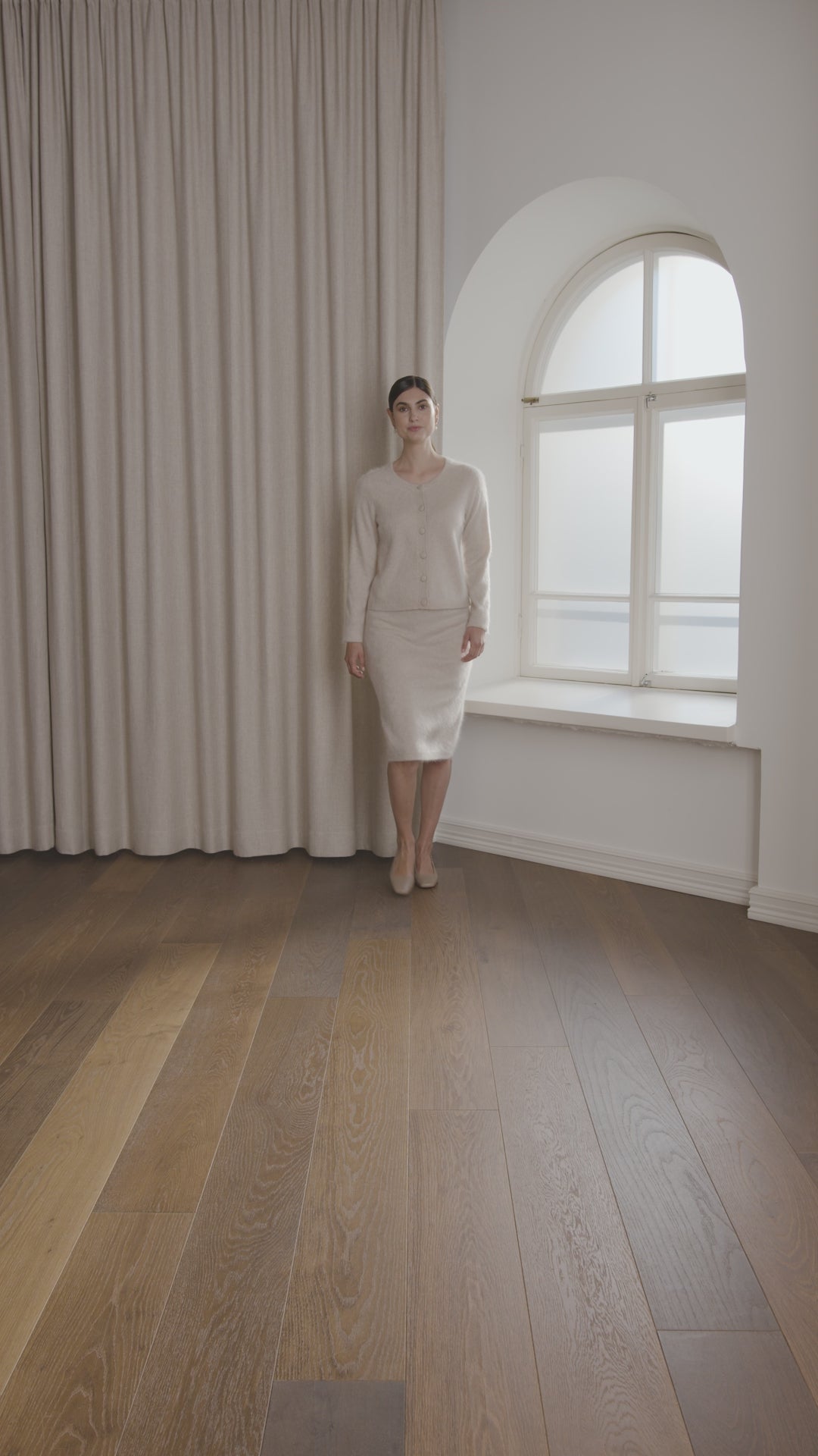 Pitkähihainen harjattu kashmirneuletakki, Latte