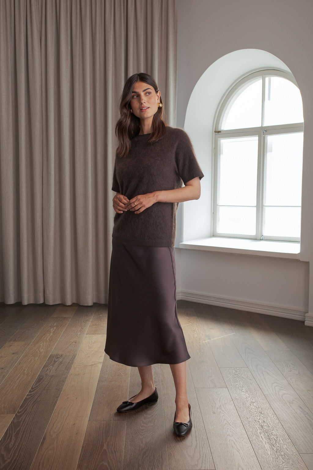 Lyhythihainen harjattu kashmirneule, Dark chocolate