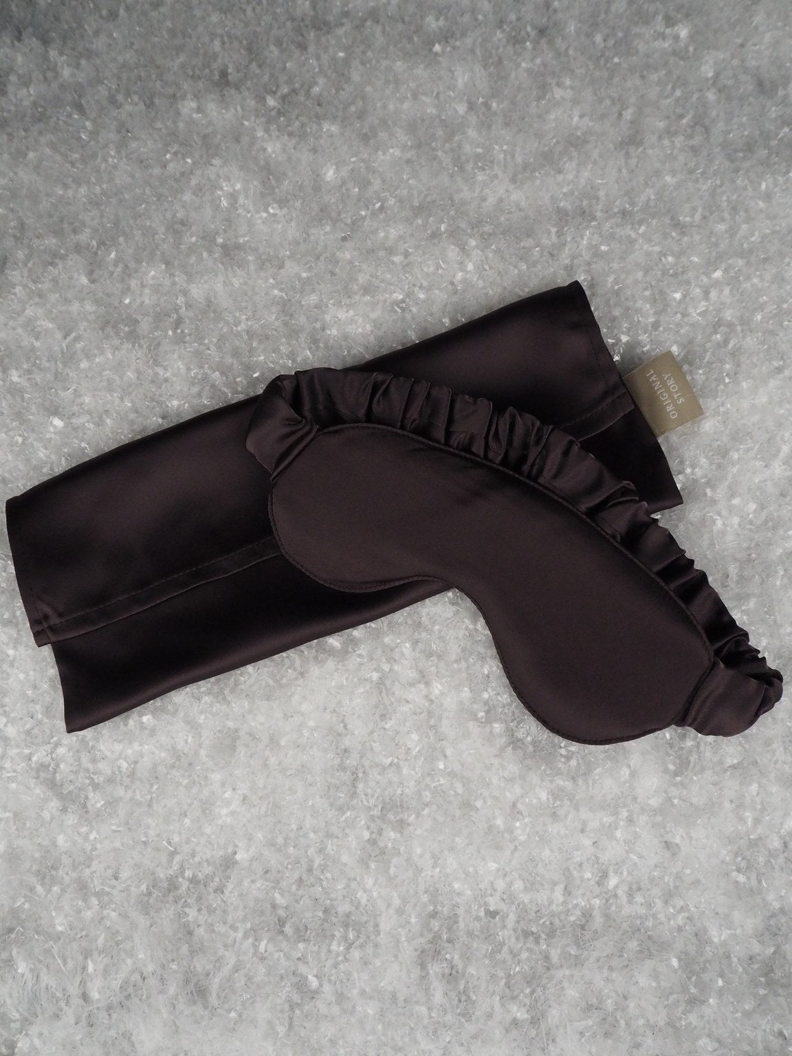 Satiininen unimaski, Dark Chocolate